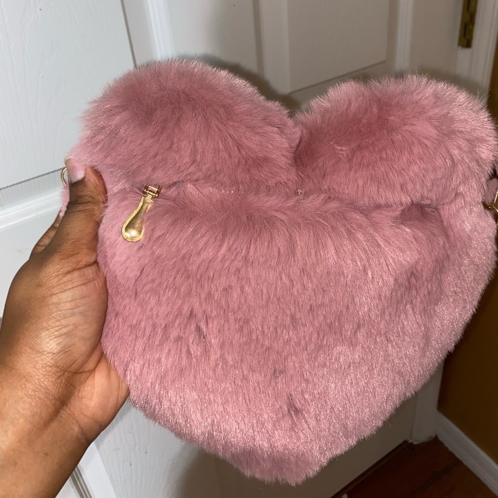Furry Heart Pink Purse - Picture 3 of 4